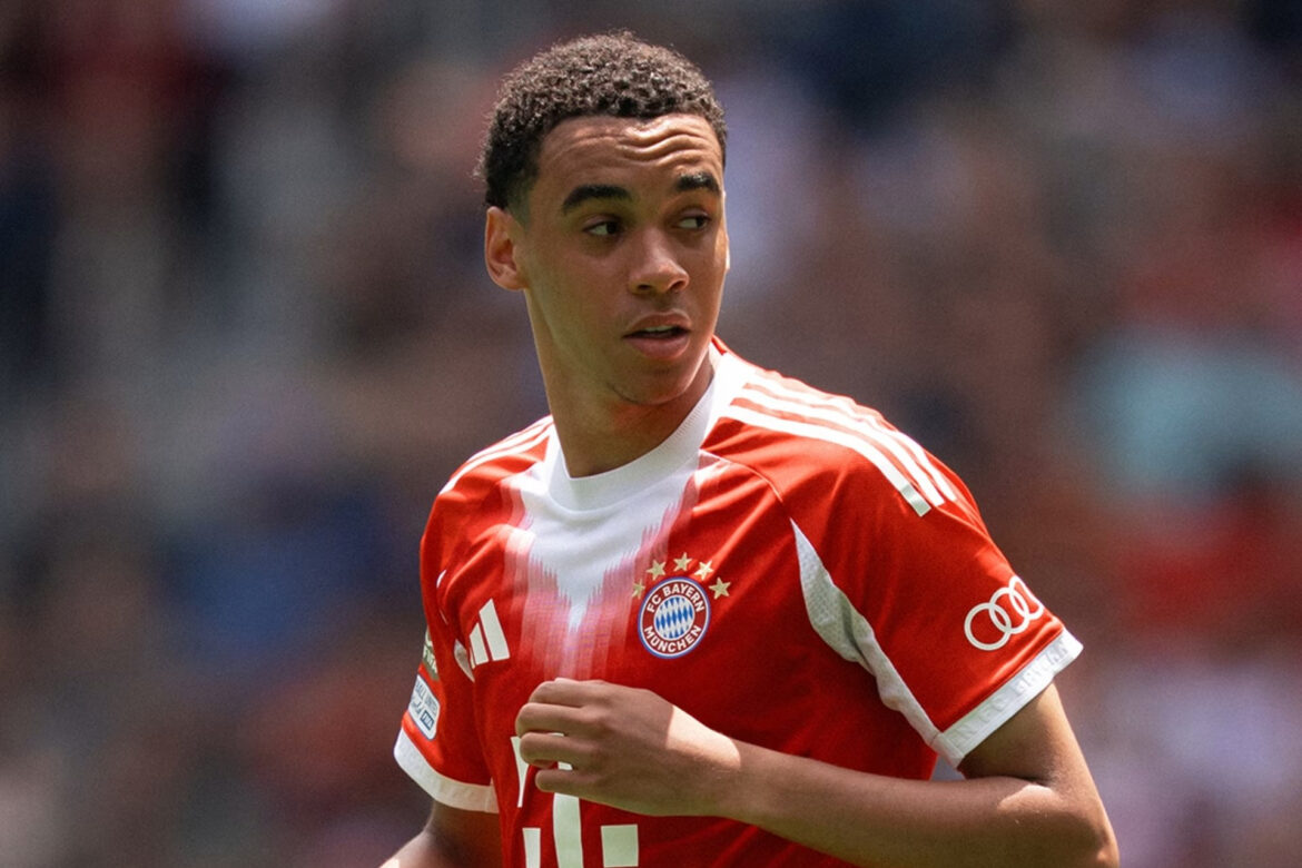 Полузащитник «Баварии» Мусиала успешно перенёс операцию