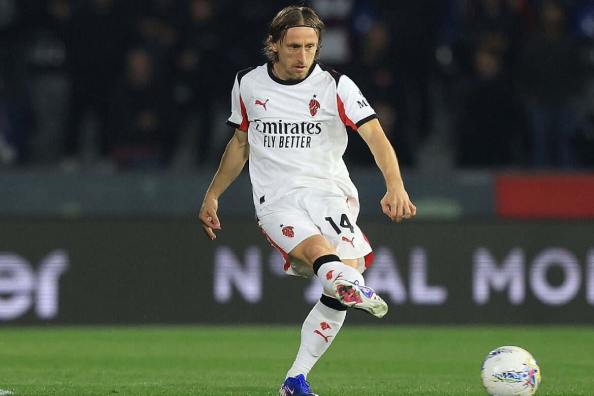 «Милан» оказался сильнее «Пизы» в поединке итальянской Серии А