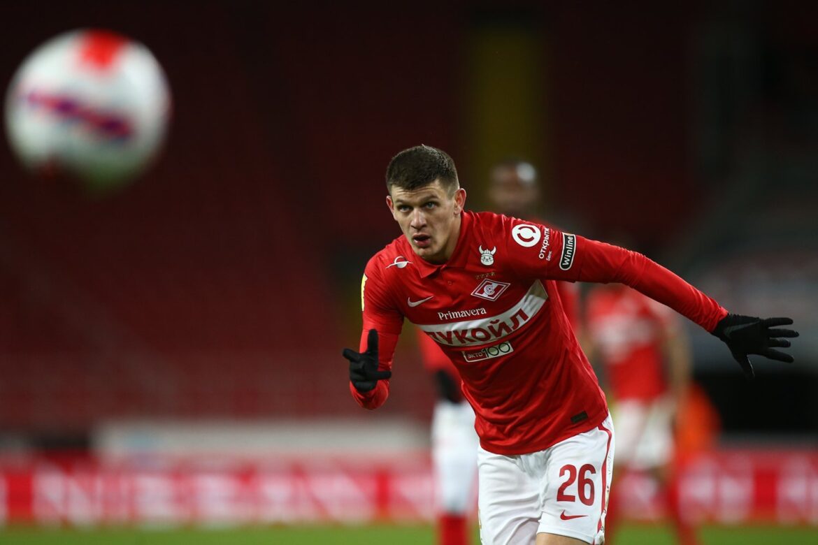 Черчесов подтвердил интерес «Ахмата» к аренде Хлусевича